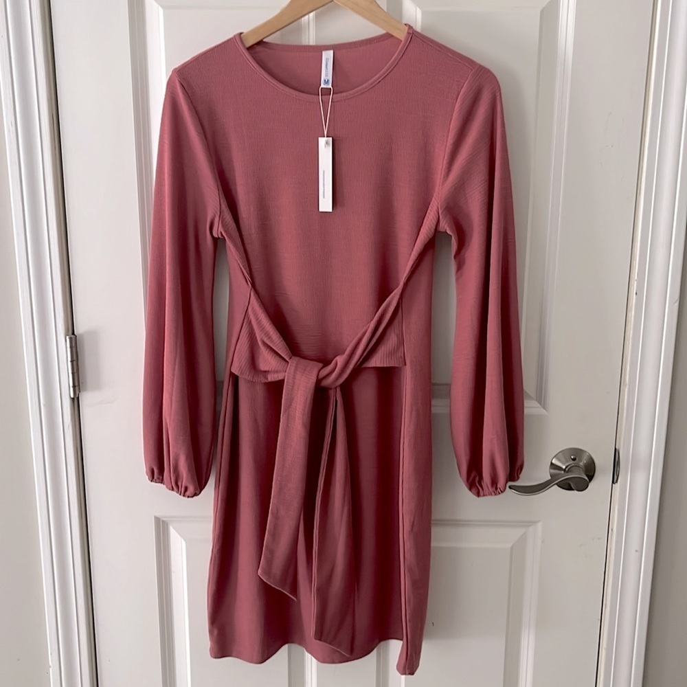 NWT Tie Waist Waffle Mauve dress. Size Medium